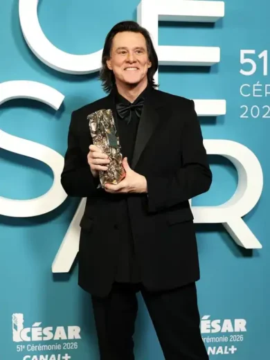 César Award 2026 Jim Carrey Black Suit