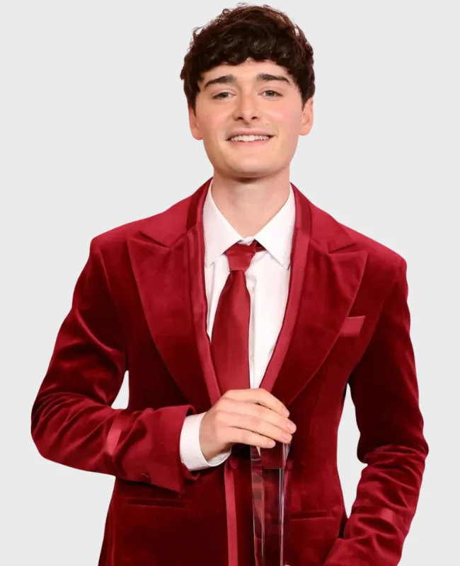Critics Choice Awards 2026 Noah Schnapp Marron Suit